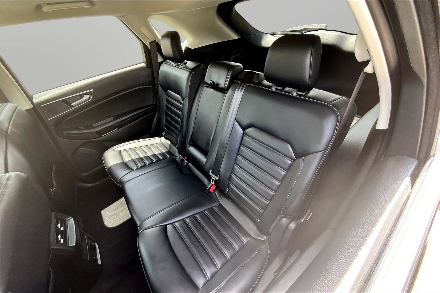 Used 2024 Ford Edge SEL w/ Convenience Package AWD/4WD image 18