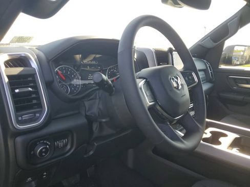 New 2026 RAM 1500 4x4 Crew Cab image 13