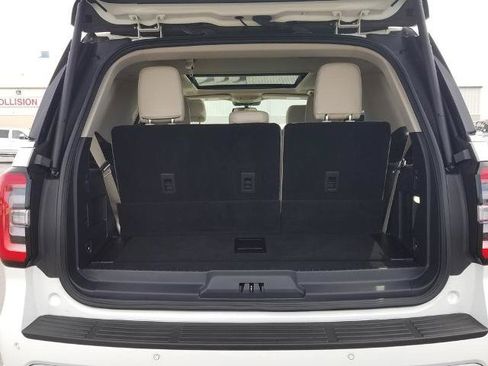 Certified 2022 Ford Expedition Platinum AWD/4WD image 4