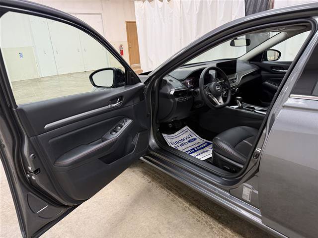 Used 2026 Nissan Altima 2.5 SR FWD image 13
