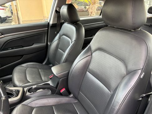 Used 2017 Hyundai Elantra Limited w/ Limited Tech Package 04 image 15
