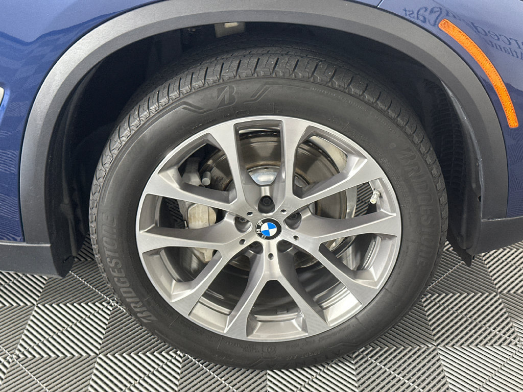 Used 2019 BMW X5 xDrive40i w/ Premium Package 2 AWD/4WD image 12