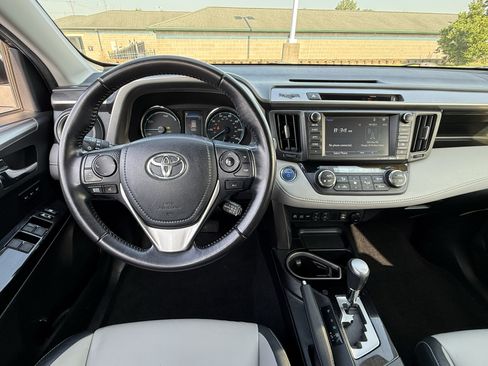 Used 2016 Toyota RAV4 Limited AWD/4WD image 5