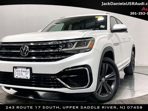 Used 2021 Volkswagen Atlas Cross Sport SE w/ Panoramic Sunroof Package FWD image 1