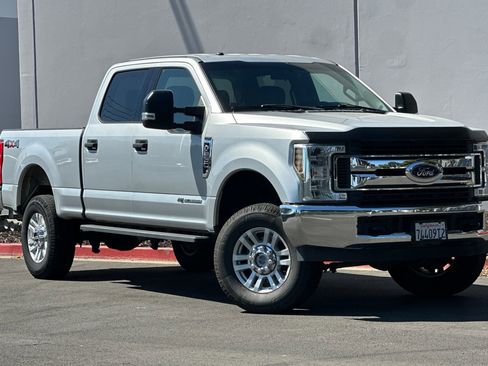 Used 2018 Ford F250 XLT AWD/4WD image 2