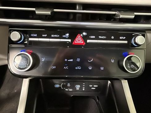Certified 2025 Hyundai Tucson SEL AWD/4WD image 22