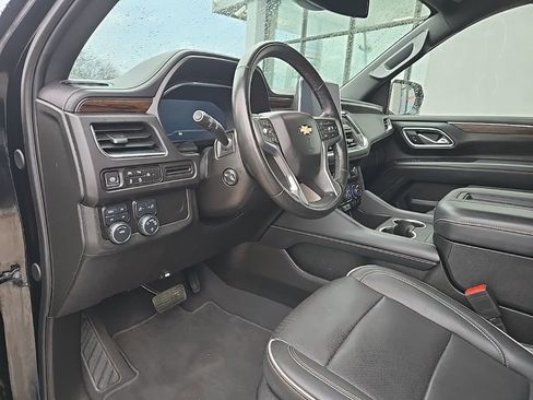 Used 2024 Chevrolet Tahoe Premier AWD/4WD image 36