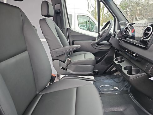 New 2026 Mercedes-Benz Sprinter 2500 image 10