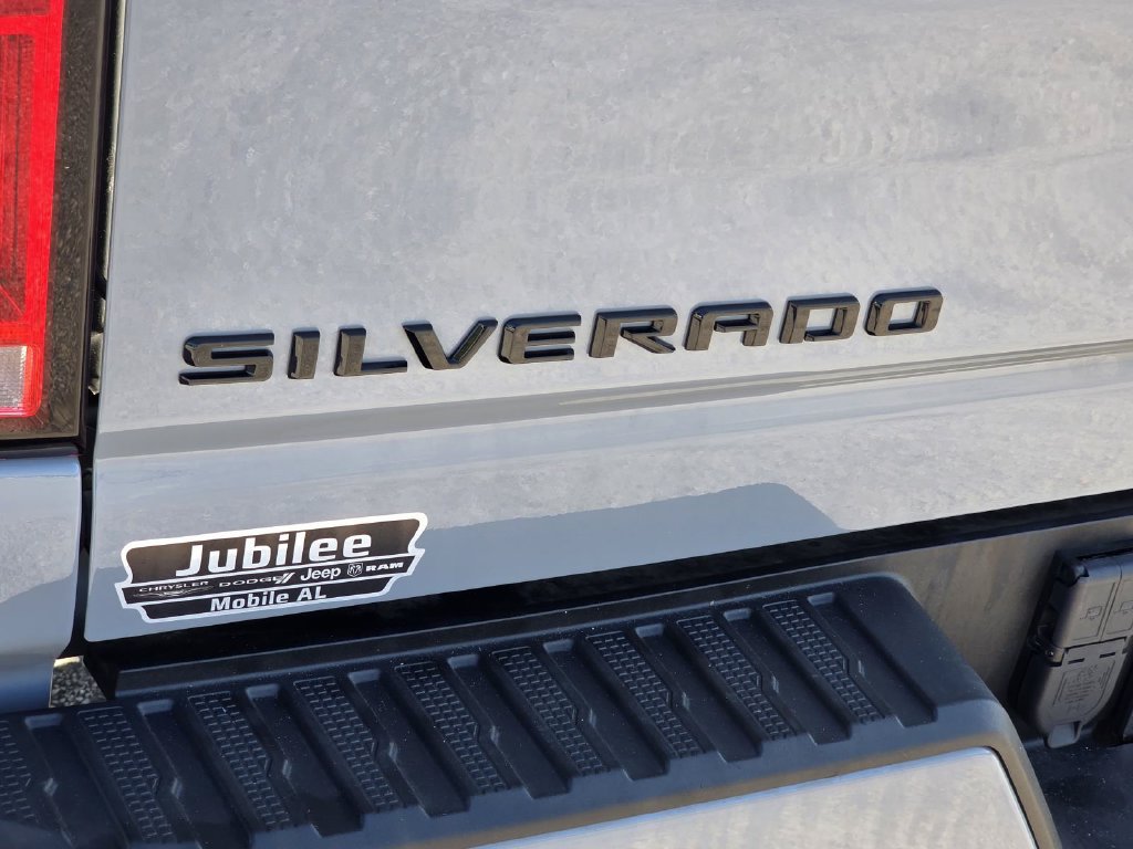 Used 2024 Chevrolet Silverado 3500 LT w/ Z71 Sport Edition AWD/4WD image 48