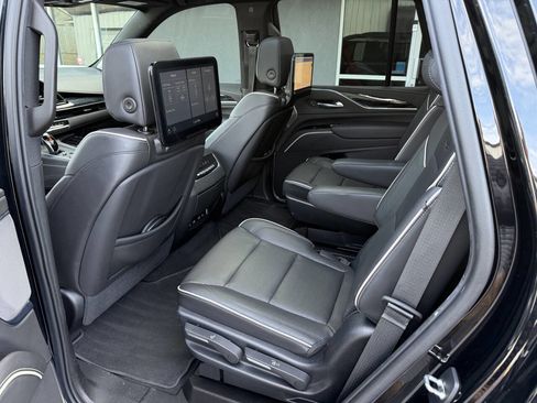 Used 2021 Cadillac Escalade Sport w/ Driver Assist Tech Package image 30