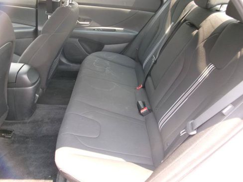 Used 2025 Hyundai Elantra SEL FWD image 10