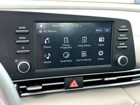 Used 2025 Hyundai Elantra SE w/ Cargo Package FWD image 17