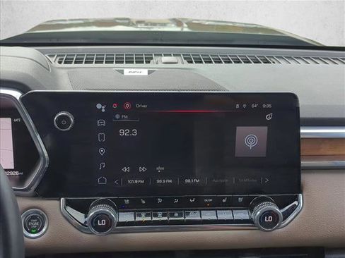 Used 2023 GMC Canyon Denali image 11