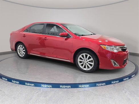 Used 2014 Toyota Camry XLE image 5