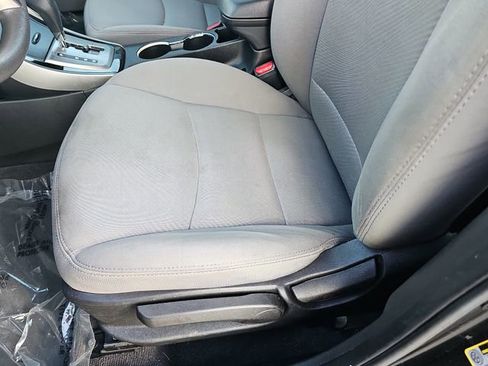 Used 2013 Hyundai Elantra GLS w/ Preferred Pkg image 24