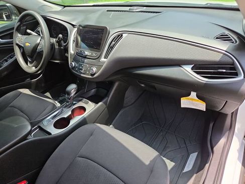 Used 2021 Chevrolet Malibu LS FWD image 29