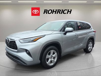 Used 2023 Toyota Highlander LE