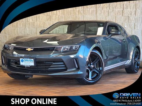 Used 2017 Chevrolet Camaro LT RWD image 1