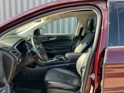 Used 2018 Ford Edge Titanium w/ Equipment Group 301A AWD/4WD image 9
