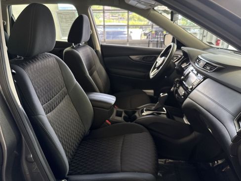Used 2020 Nissan Rogue S FWD image 24