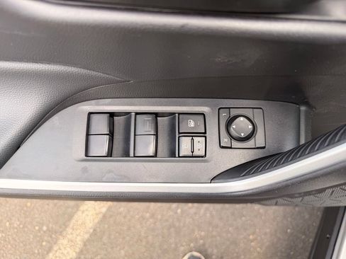 Used 2022 Toyota RAV4 LE AWD/4WD image 17
