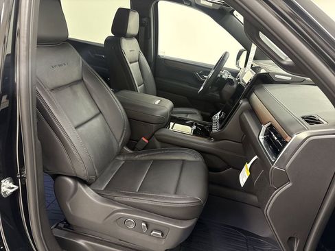 New 2026 GMC Yukon XL Denali w/ Sun & Power Step Package AWD/4WD image 29