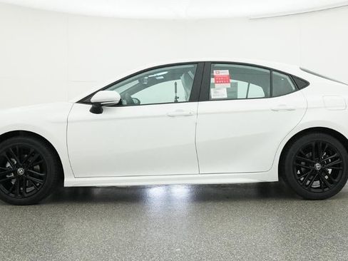 New 2026 Toyota Camry SE image 19