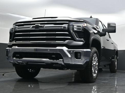 New 2026 Chevrolet Silverado 2500 LTZ w/ LTZ Convenience Package AWD/4WD image 44