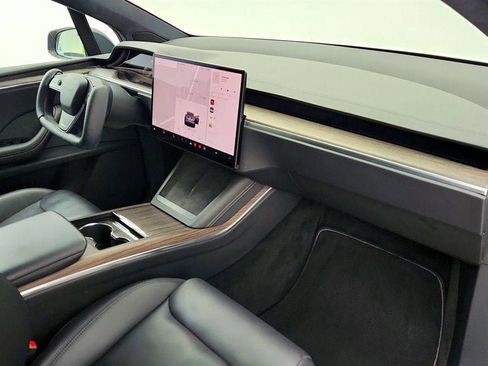 Used 2022 Tesla Model X image 31