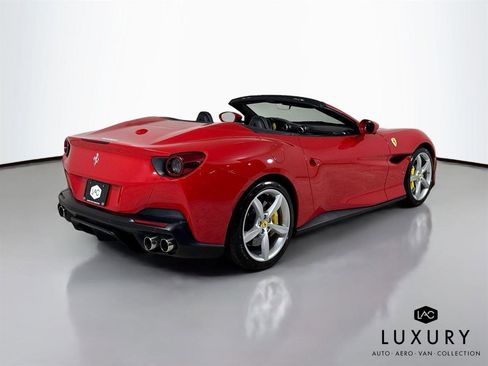 Used 2020 Ferrari Portofino image 6