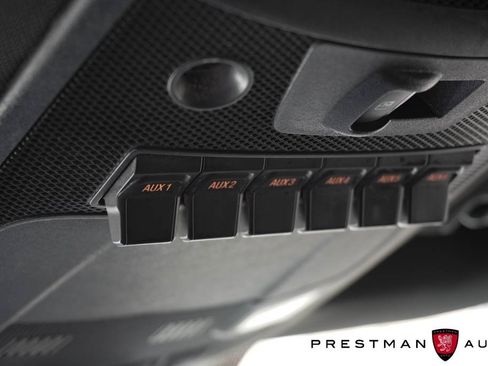 Used 2022 Ford F350 Platinum w/ FX4 Off-Road Package image 40