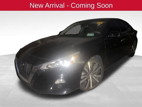 Used 2019 Nissan Altima 2.5 Platinum FWD image 2