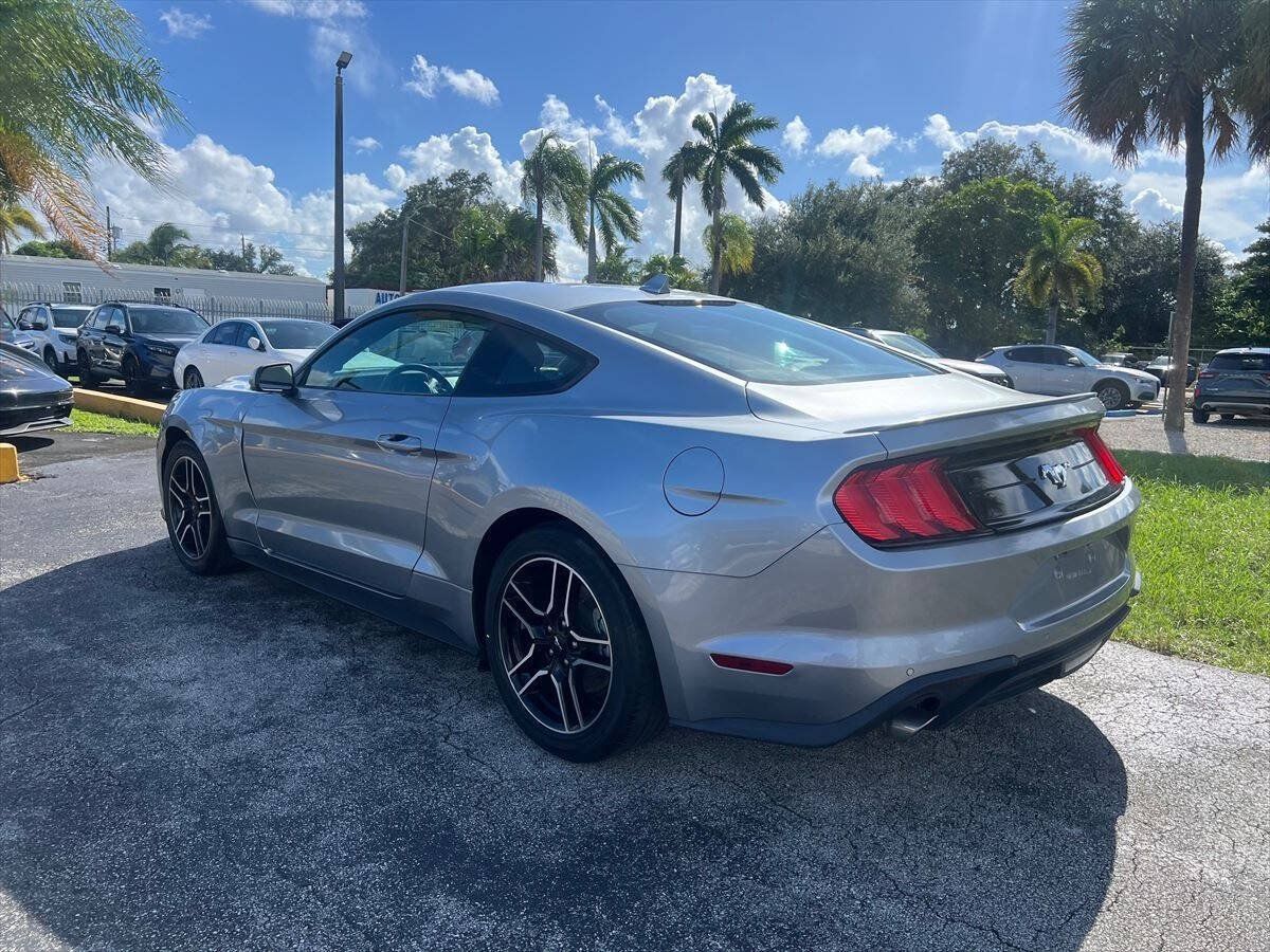 Used 2022 Ford Mustang Premium RWD image 7