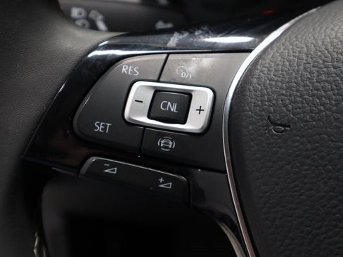 Used 2021 Volkswagen Jetta SE w/ SE Cold Weather Package image 27