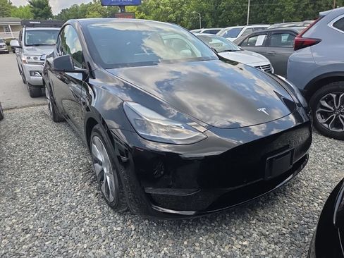Used 2022 Tesla Model Y Performance AWD/4WD image 2