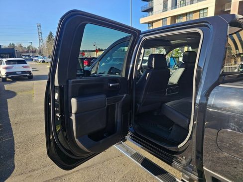 Used 2020 Chevrolet Silverado 2500 LTZ w/ LTZ Premium Package image 22