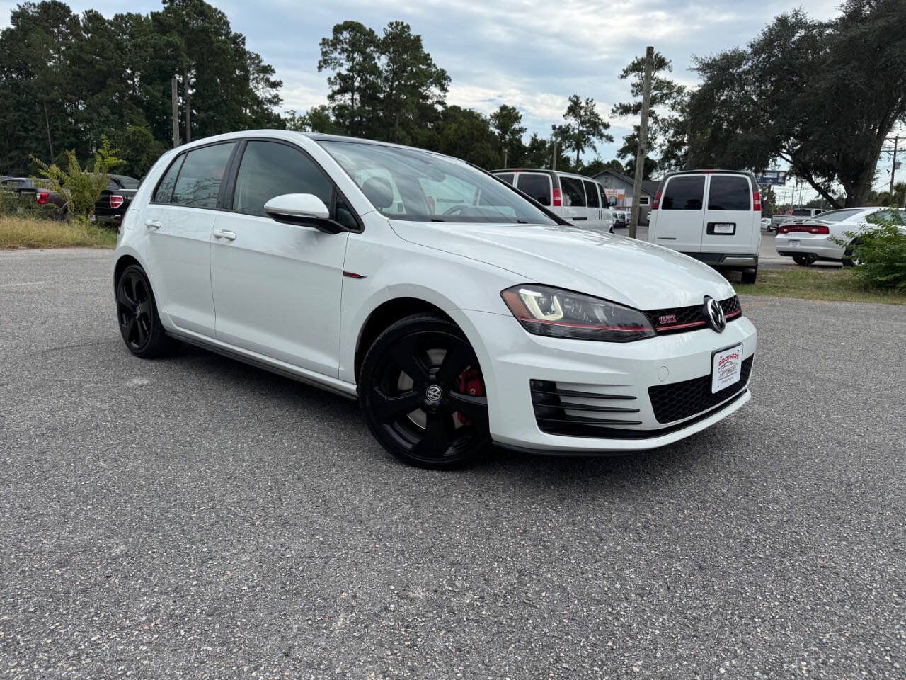 Used 2016 Volkswagen GTI SE w/ Lighting Package (SEL) FWD image 19