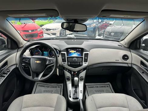Used 2015 Chevrolet Cruze LT w/ Technology Package image 20
