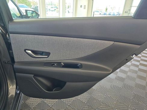New 2026 Hyundai Elantra Limited FWD image 38