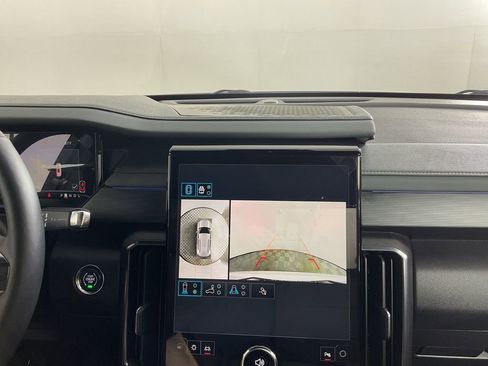 Used 2025 GMC Acadia AT4 image 30