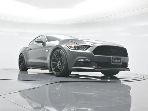 Used 2015 Ford Mustang Coupe RWD image 42