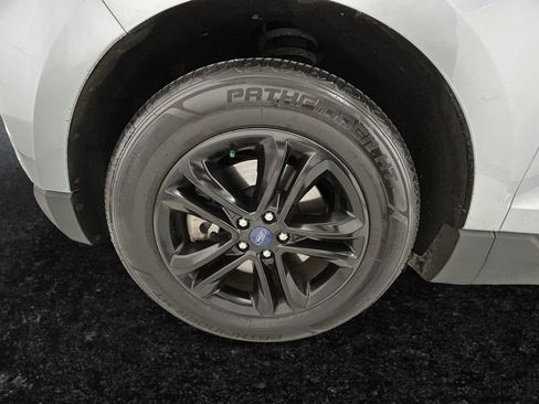 Used 2020 Ford Edge SEL image 27
