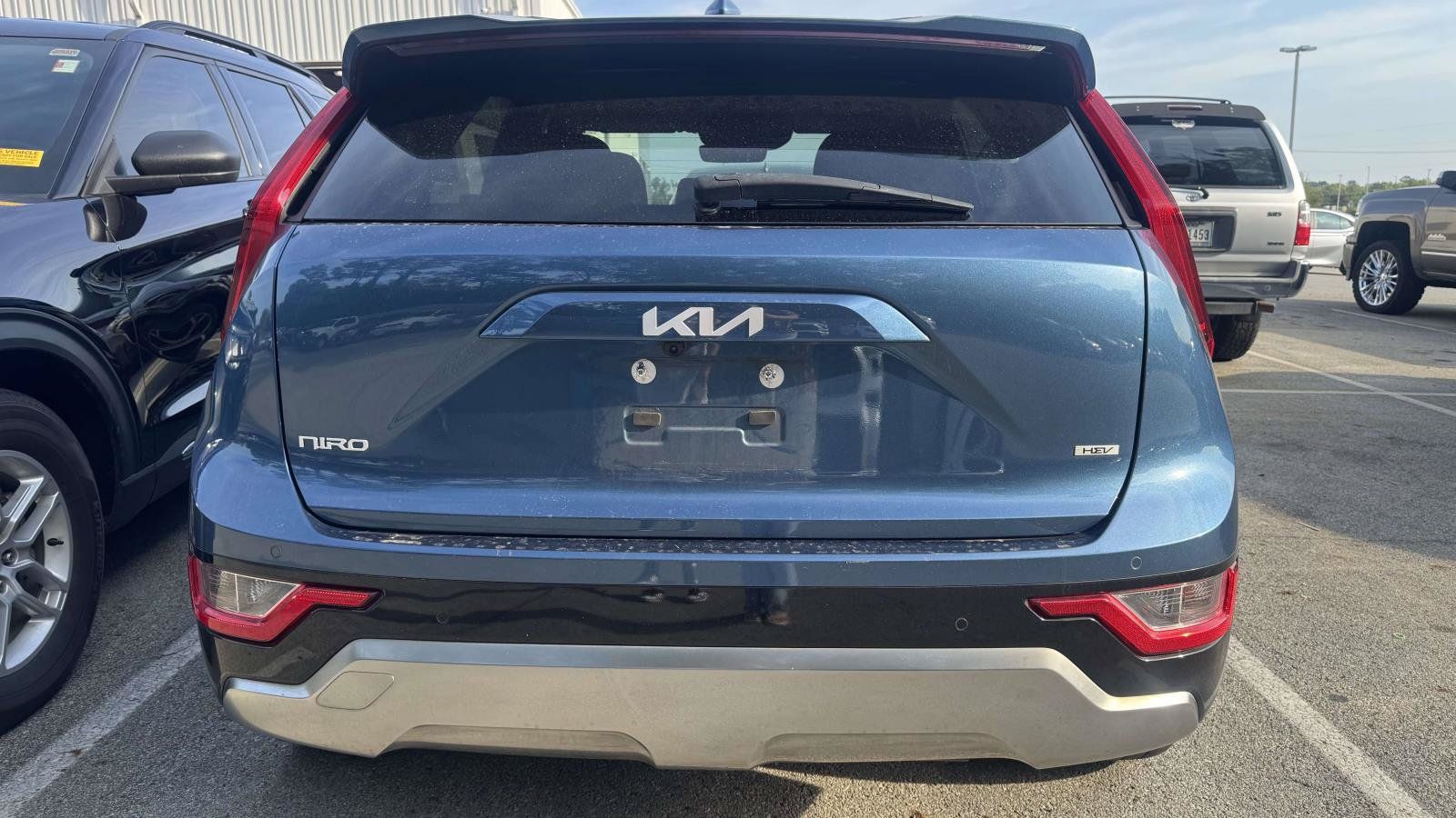 Used 2023 Kia Niro EX Touring FWD image 4