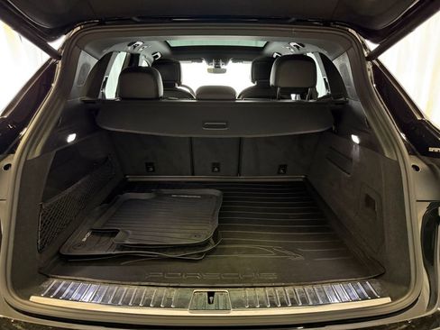 Certified 2023 Porsche Cayenne AWD/4WD image 28
