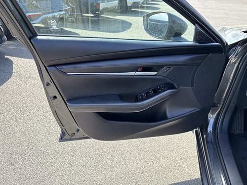 Used 2024 MAZDA MAZDA3 s FWD image 11