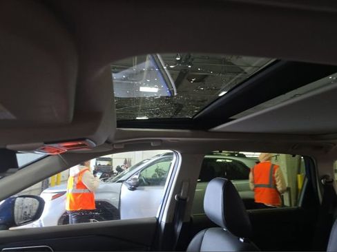 Used 2023 Nissan Rogue Platinum image 9