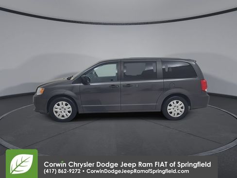 Used 2019 Dodge Grand Caravan SE FWD image 9