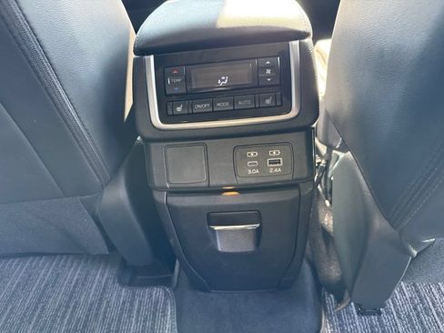 Used 2025 Subaru Ascent Bronze Edition AWD/4WD image 18