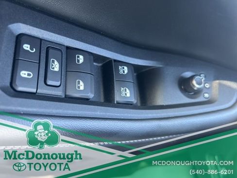 Used 2022 Jeep Grand Cherokee Laredo w/ Luxury Tech Group I image 15