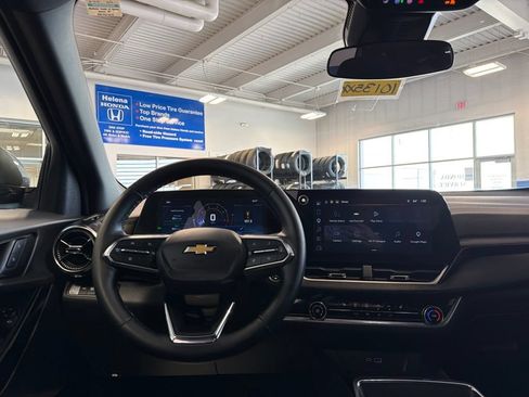 Used 2026 Chevrolet Equinox LT AWD/4WD image 10